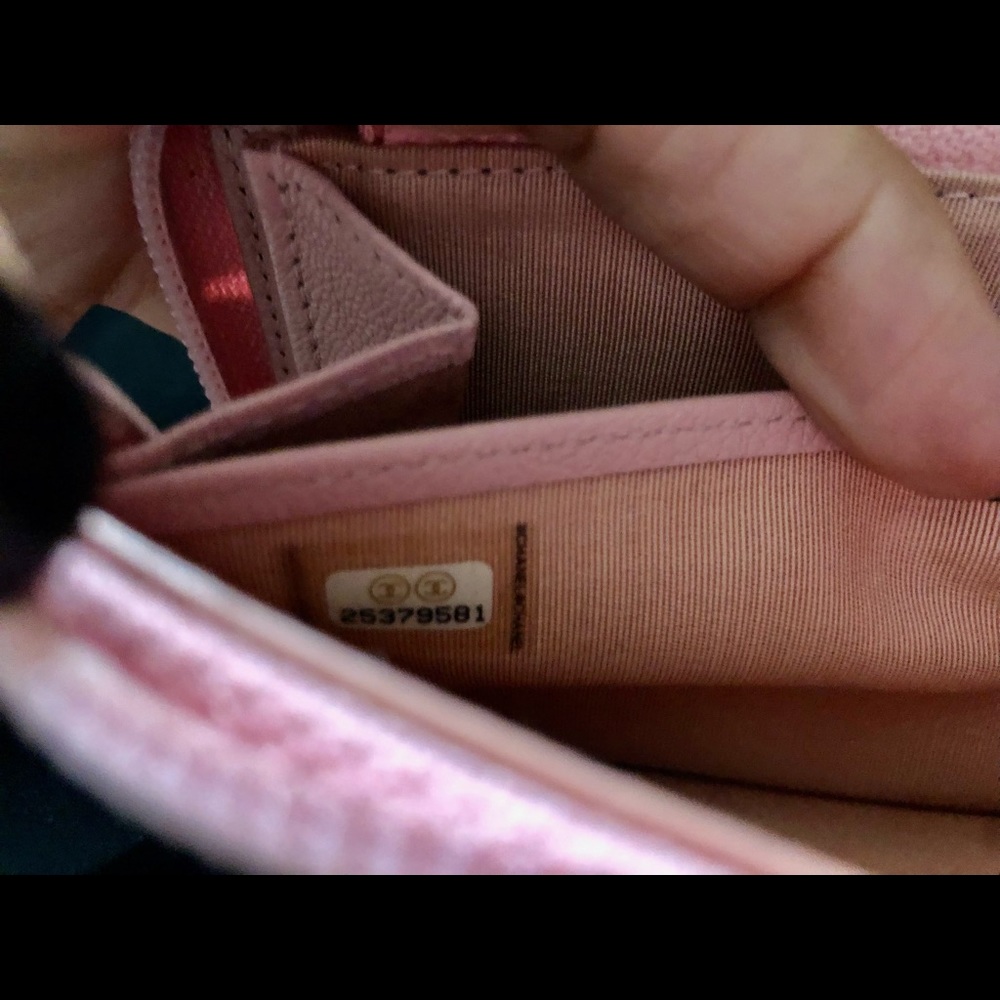 Authentic Chanel logo wallet - Picture 2 of 16